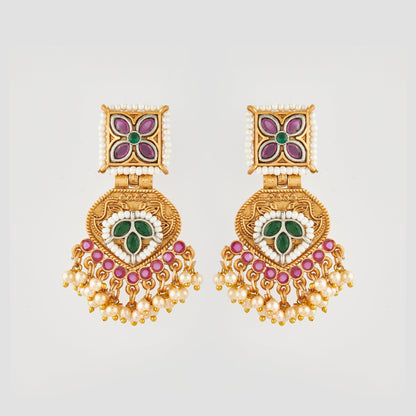 Gold-Toned Earrings with Eye-Catching Stone Detail - AAGER068