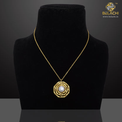18K Gold Plated White Pearl Twister Necklace